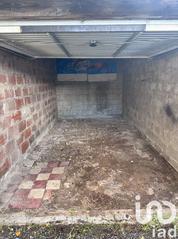 Photo 3 - Parking à USSEL