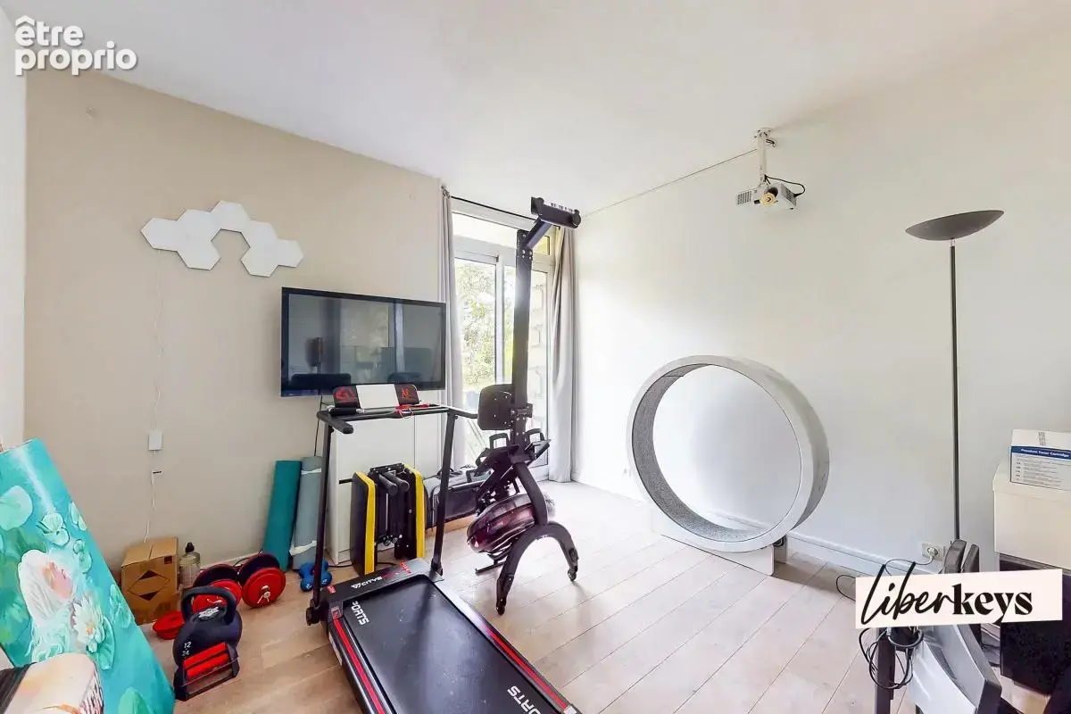 Saint-cloud – 3 pièces de 84 m² – calme, sans vis-à-vis – deux balcons – cave - photo 7