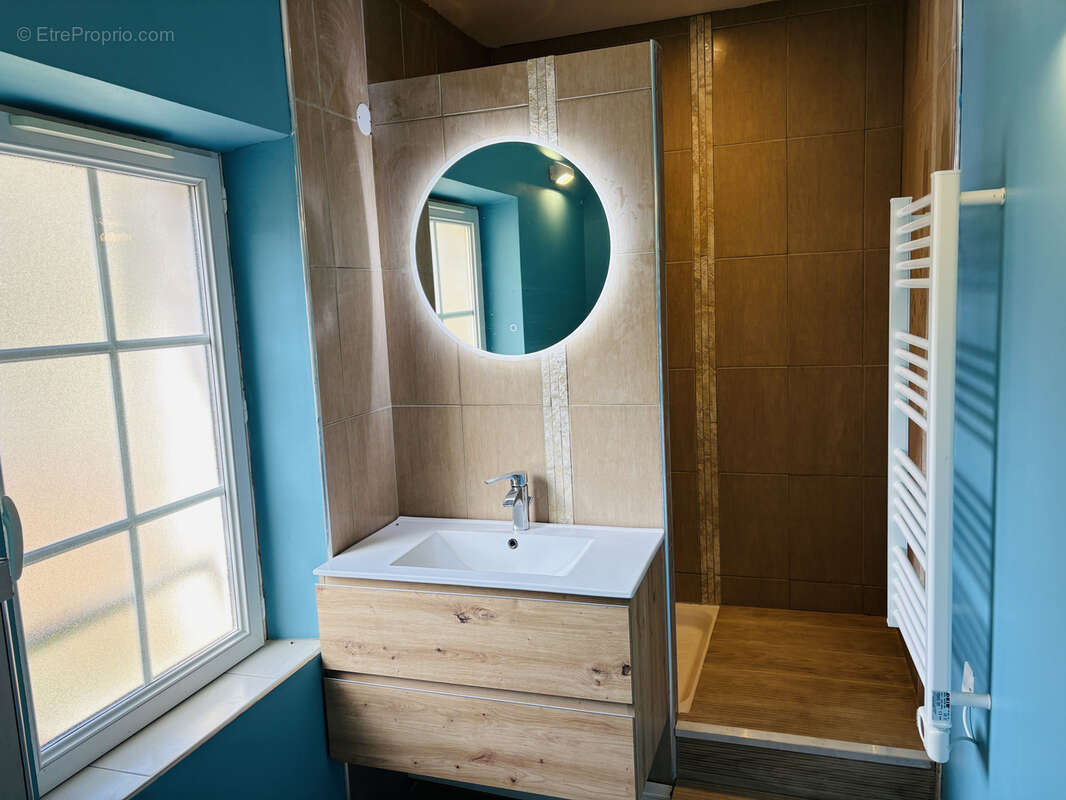 Appartement rénové, en plein centre, très lumineux. - photo 3