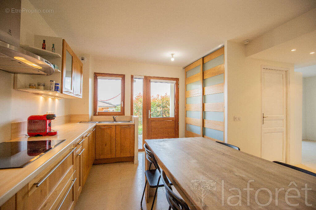 Appartement à POISY
