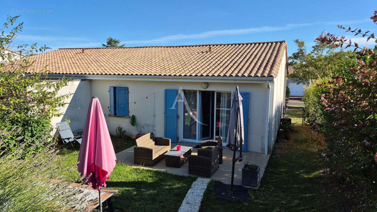 Maison de plain pied à Ternant avec une piscine privative pour résident - photo 2