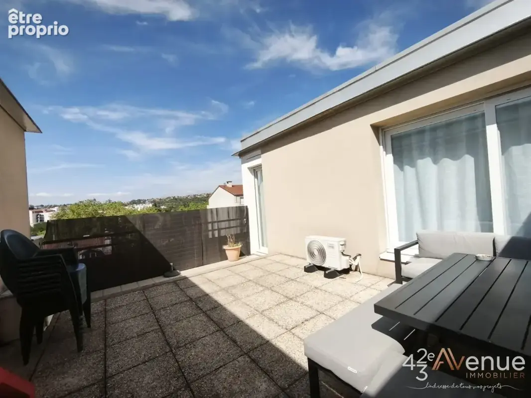 Appartement 118 m² à Saint-Etienne  - photo 3