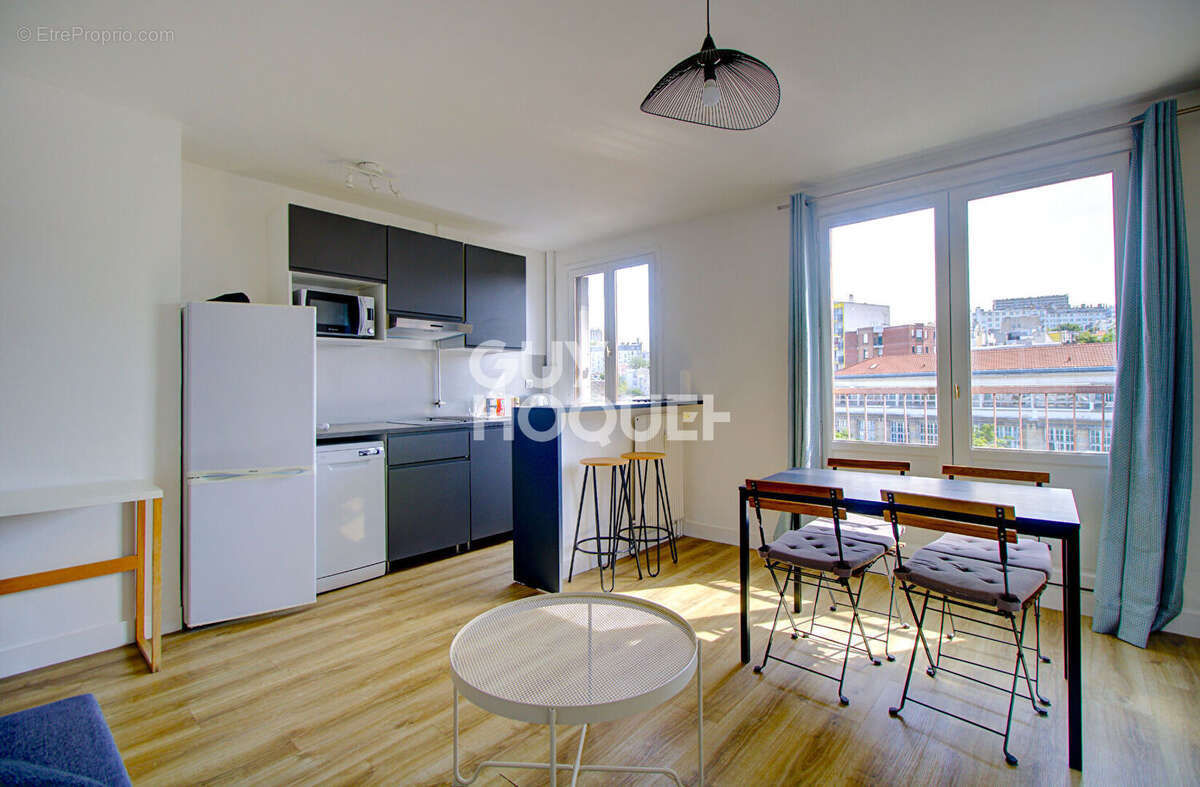 Appartement à PARIS-20E