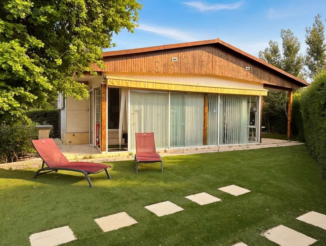 Maison à ROQUEBRUNE-SUR-ARGENS