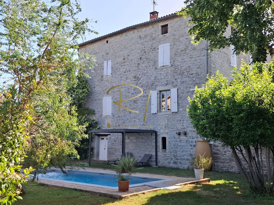 Maison à BERRIAS-ET-CASTELJAU