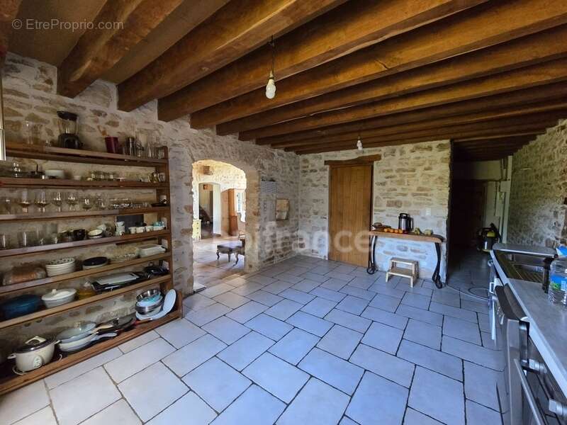 Maison de charme rare au cœur du Vézelien – environ 150 m² habitables, fort potentiel de 230 m2 - 2 chambres potentiel 5 - photo 8