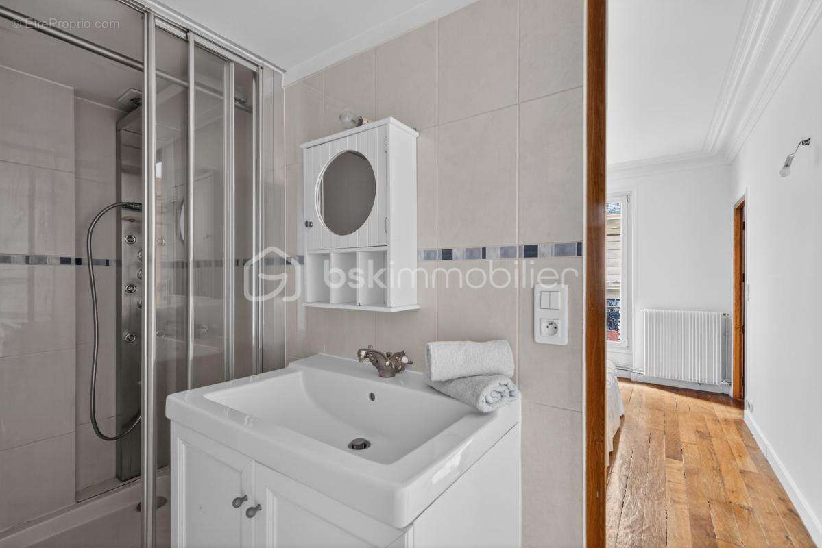 Appartement parisien 3 pièces - photo 8