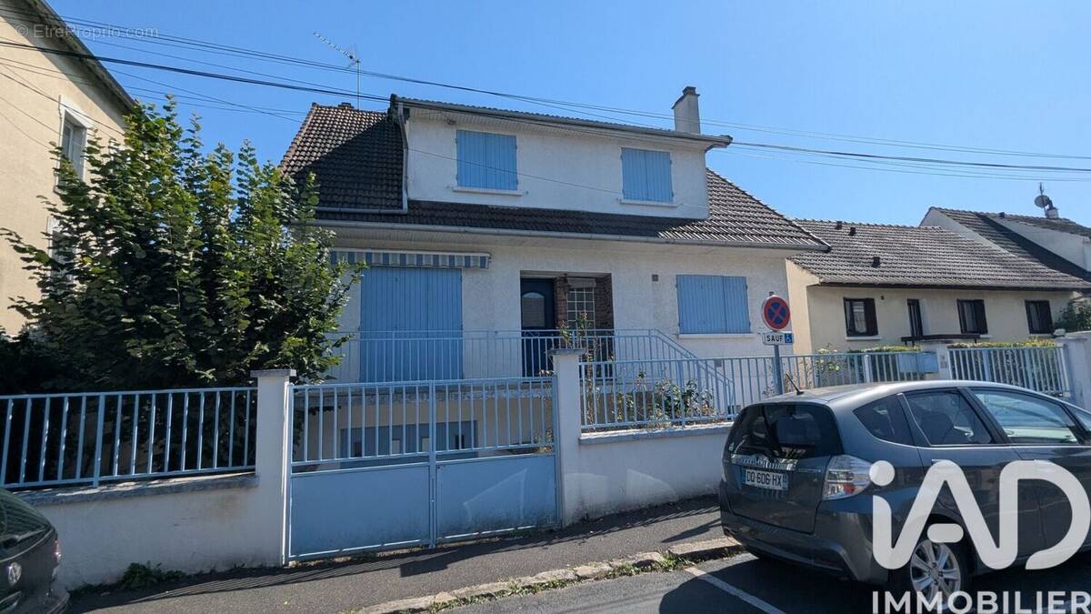 Photo 1 - Maison à RIS-ORANGIS