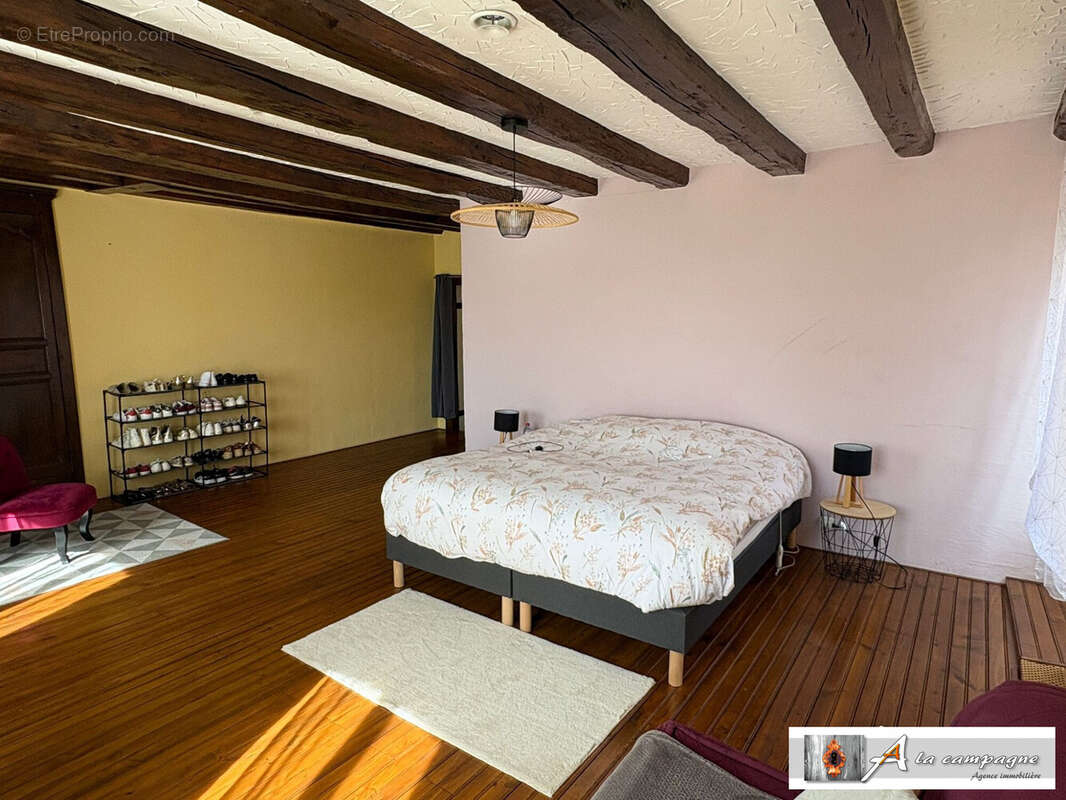 Maison à CHAMBON-SUR-VOUEIZE