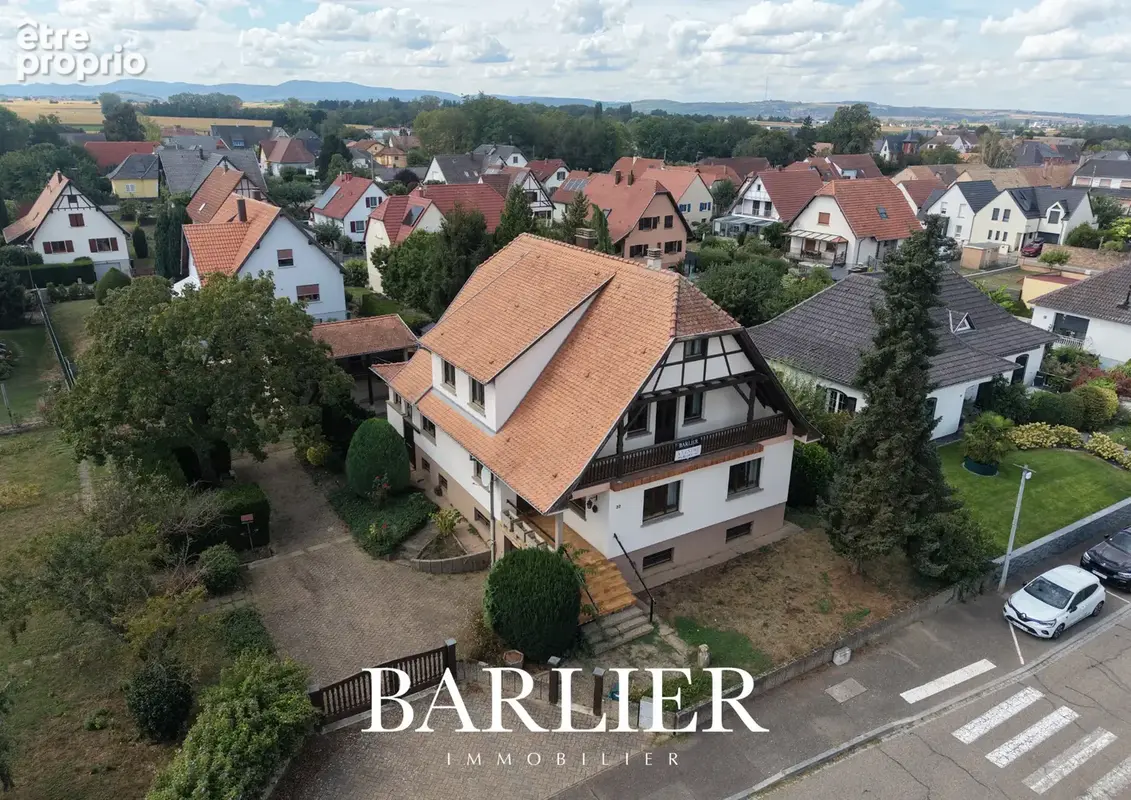 Maison familiale de 212 m2 sur 762 m2 de terrain avec garage et jardin - photo 9