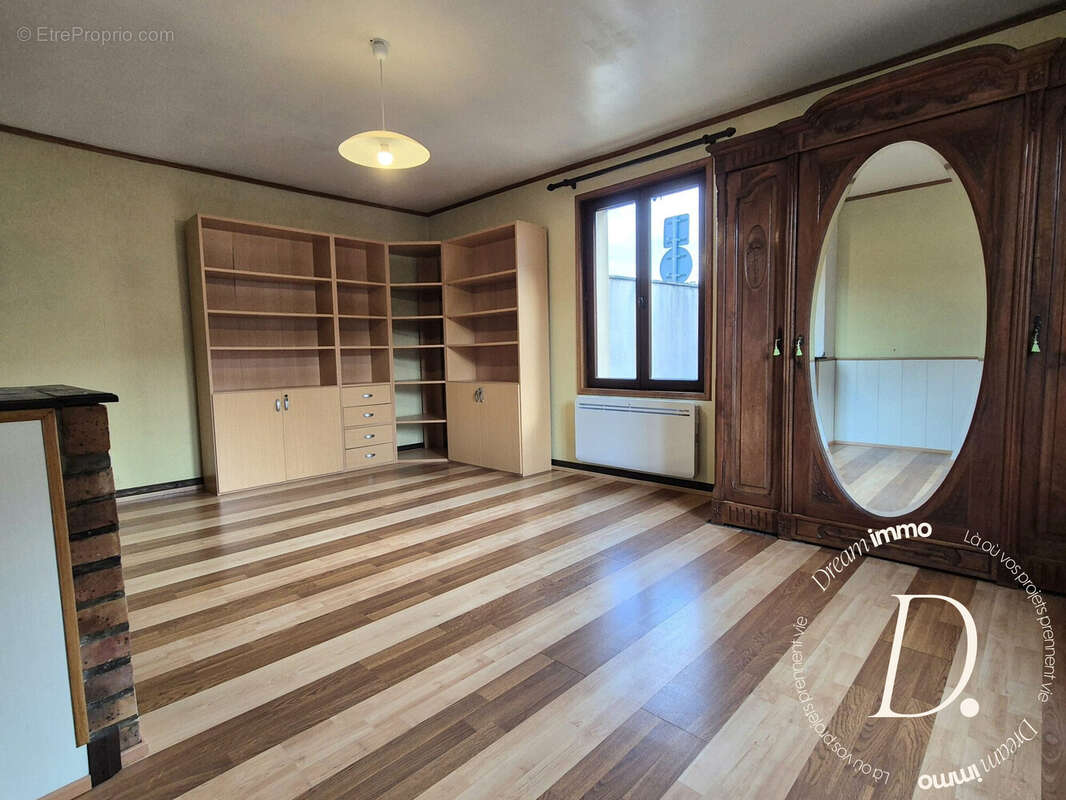 chambre 2 18 m² - Maison à GASNY