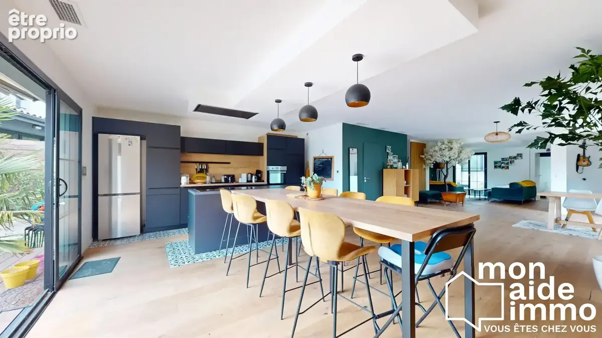 Maison 7 pièces 211 m² à vendre à Merignac (33700) - photo 2