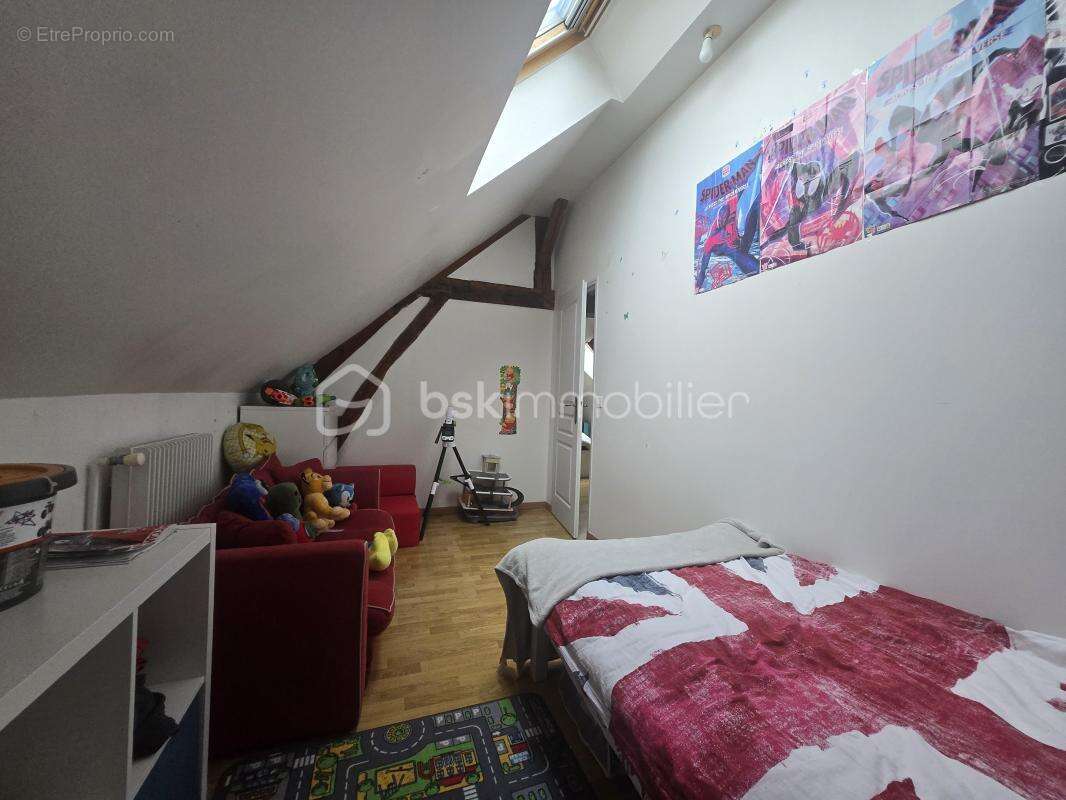 Maison à CHATENAY-SUR-SEINE