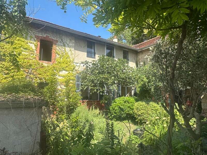 Maison à ALISE-SAINTE-REINE