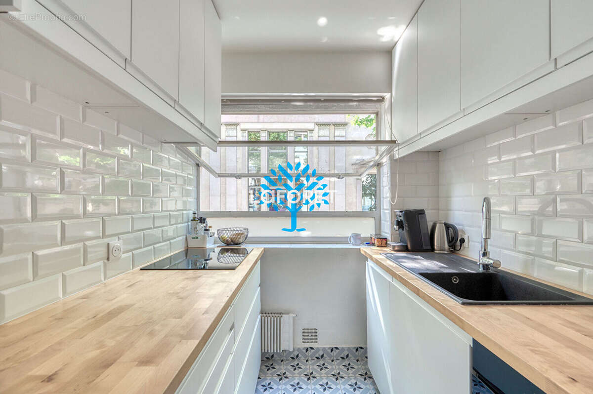 Appartement à NEUILLY-SUR-SEINE