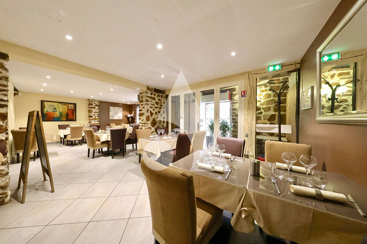 Commerce à CORBEIL-ESSONNES