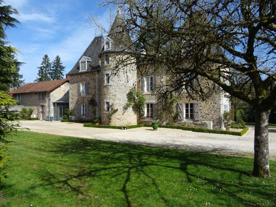 Secteur saint hilaire les places proche de nexon en haute vienne magnifique manoir du 17eme de 280 m² habitables sur 17862 m² de - photo 48