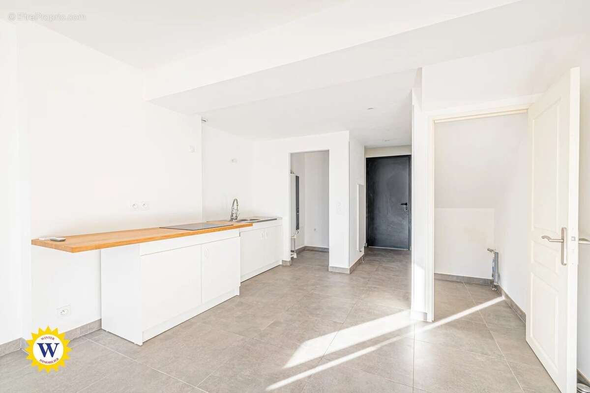 Appartement à CARROS