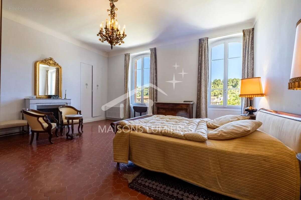 Demeure d'exception en centre-ville d'Apt - 11 pièces - 950 000€ - 370 m² habitables - photo 7