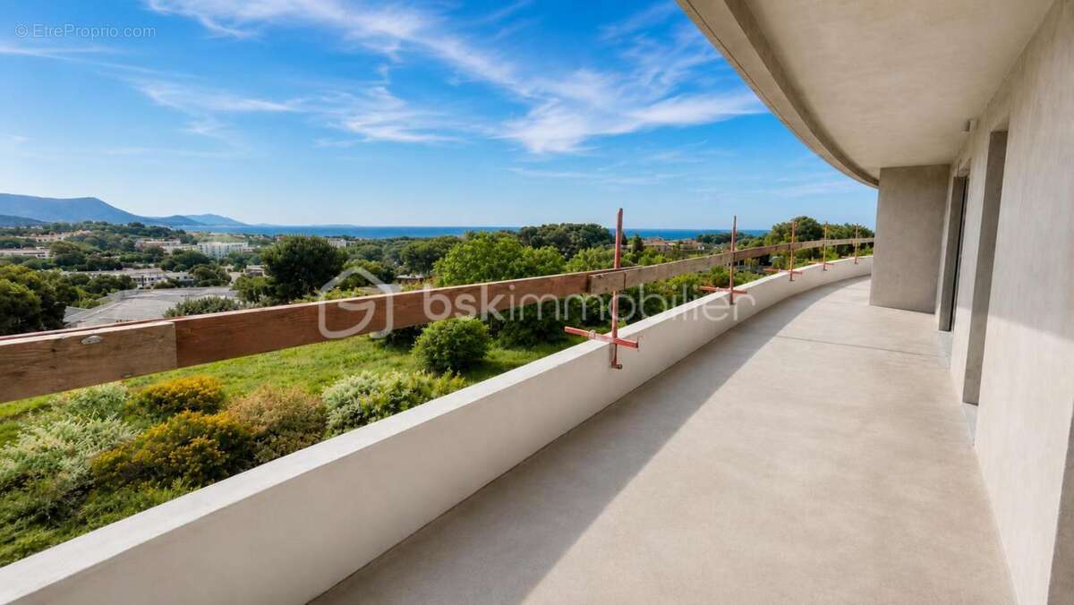 Antibes – 3p avec vue mer et collines, terrasse et piscine rooftop - photo 6