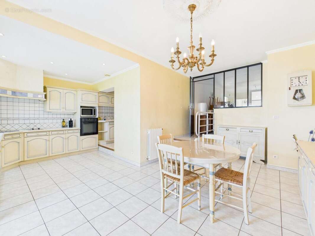 Maison 195 m² à Moux  - photo 6