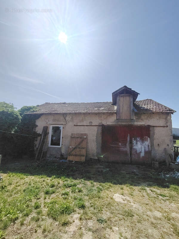 Maison à DAMPVITOUX