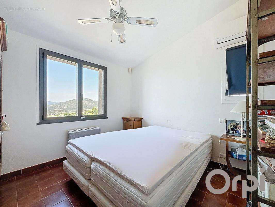 Maison à LES ISSAMBRES