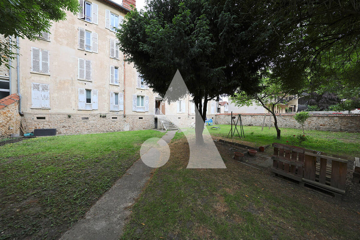 Appartement à CORBEIL-ESSONNES