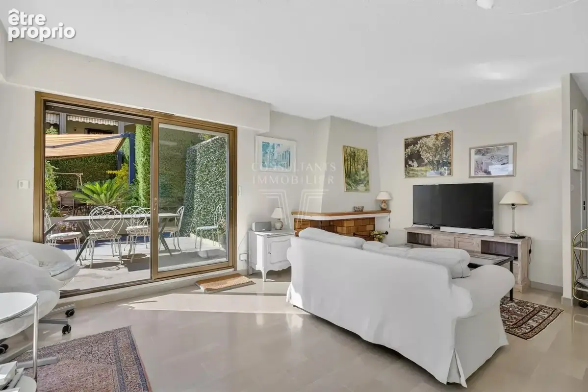 Mougins. 110 m².de terrasse  piscine & jardins  vue dégagée - photo 5