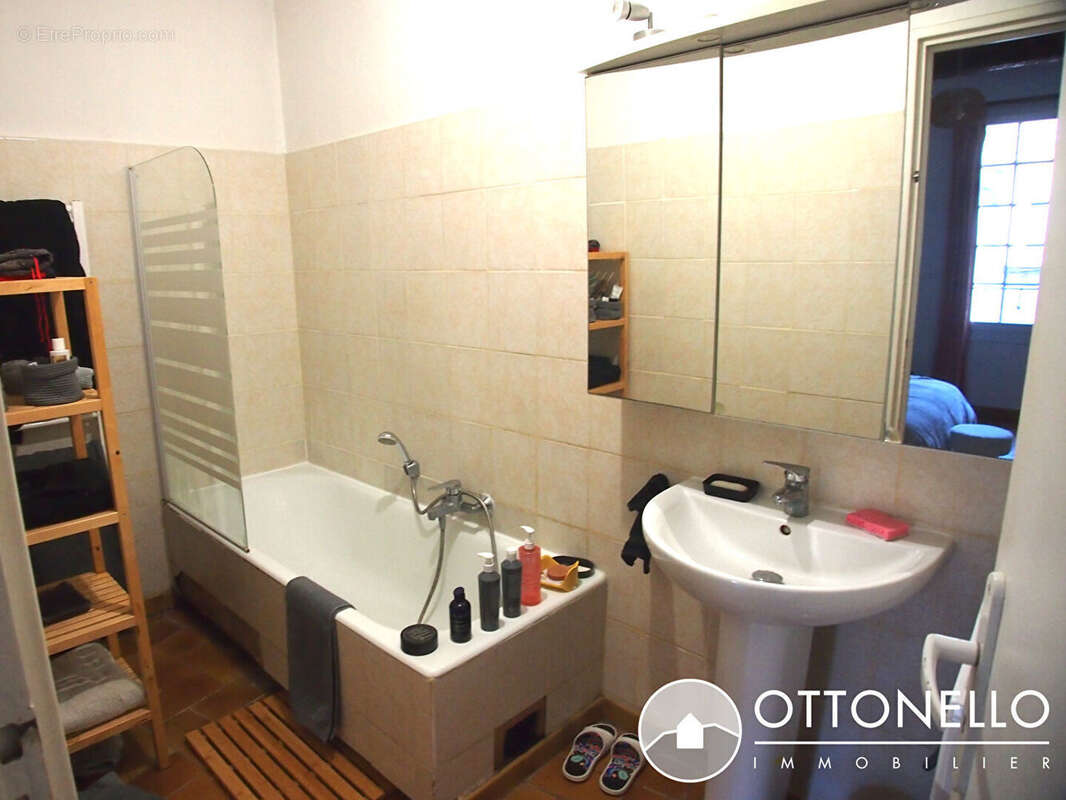 Maison à ROQUEBRUNE-SUR-ARGENS