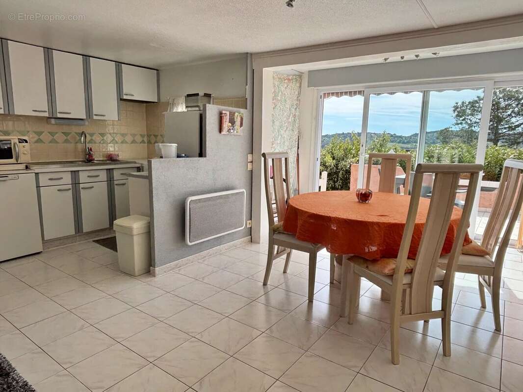 Maison à ROQUEBRUNE-SUR-ARGENS