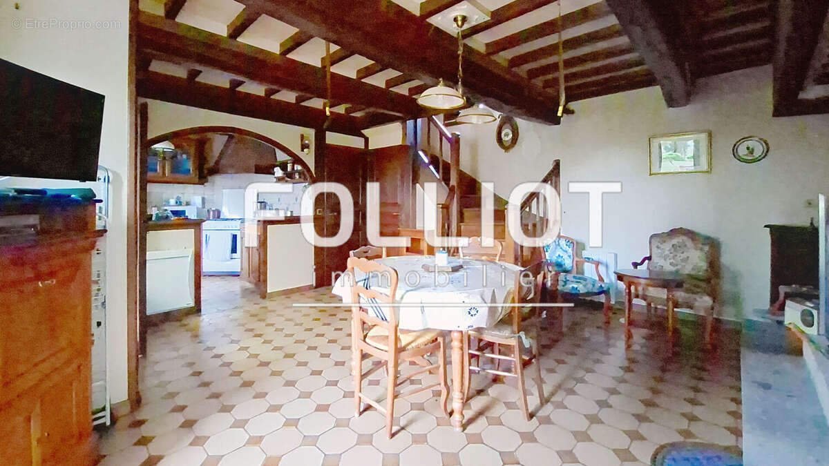 Maison à CHAMPREPUS