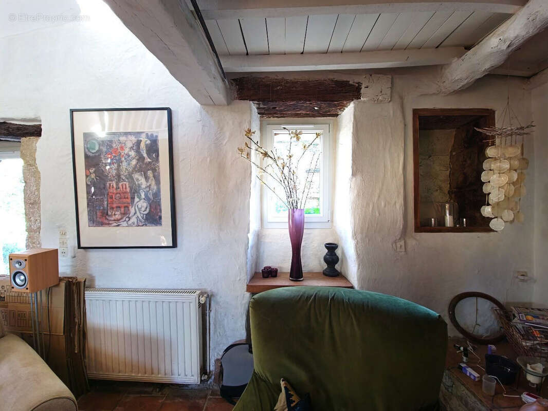 Maison et dépendances dans un hameau proche de Caylus - photo 14