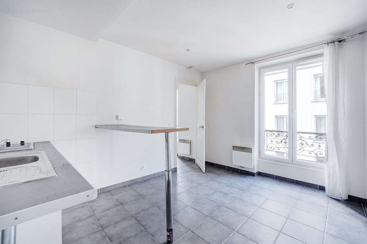 Appartement à PARIS-18E