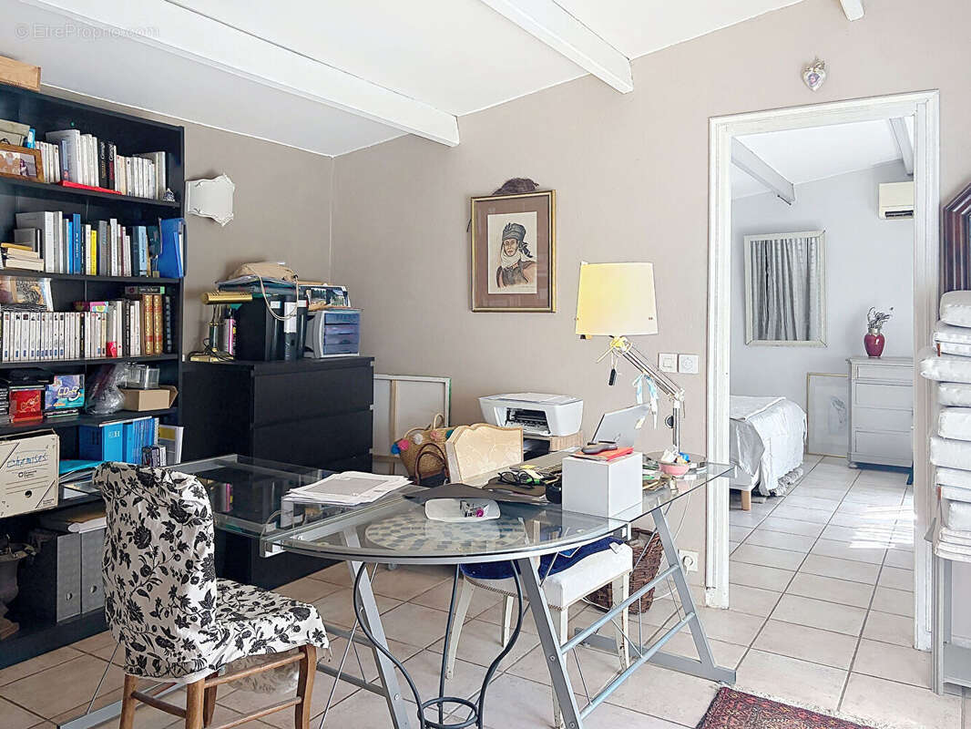 Maison à LES ANGLES
