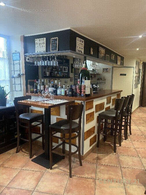 229 m² à Lucon  - photo 2