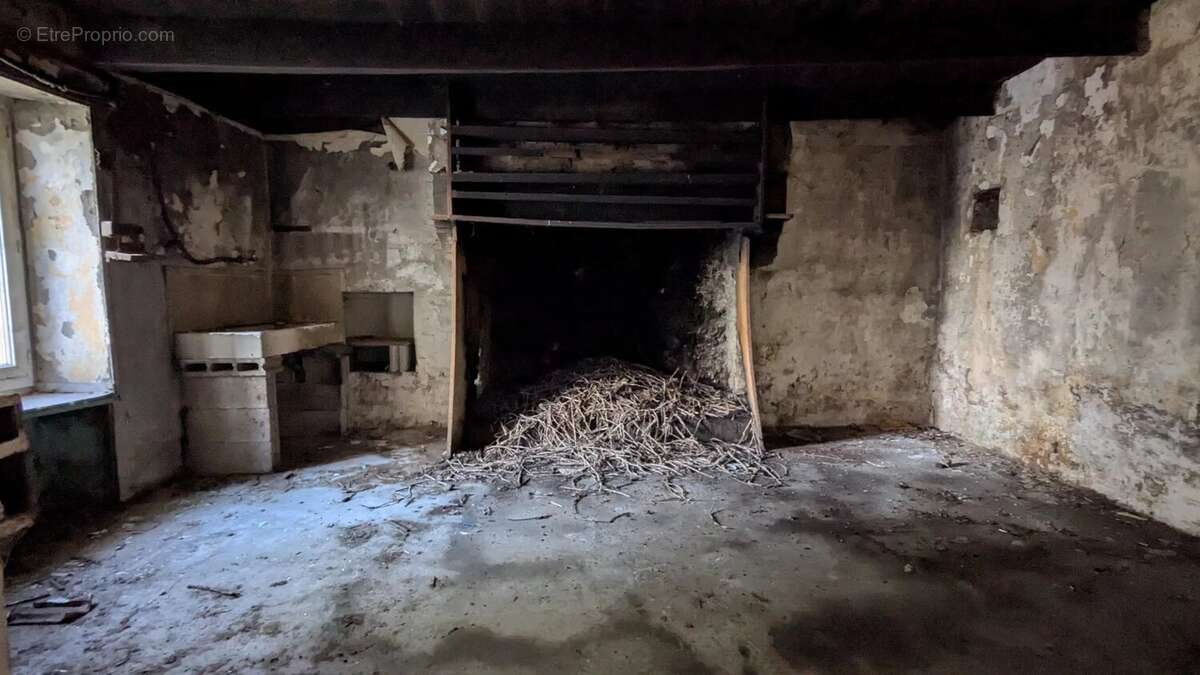 Maison à PLONEVEZ-PORZAY