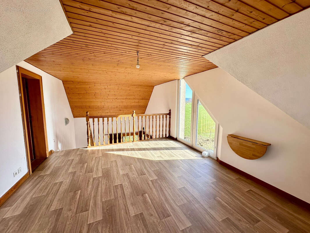 Maison à ESMOULIERES