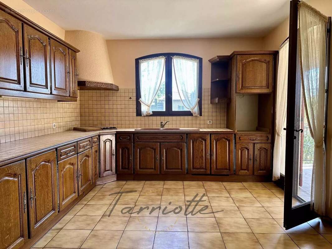 Maison à MONTELIMAR