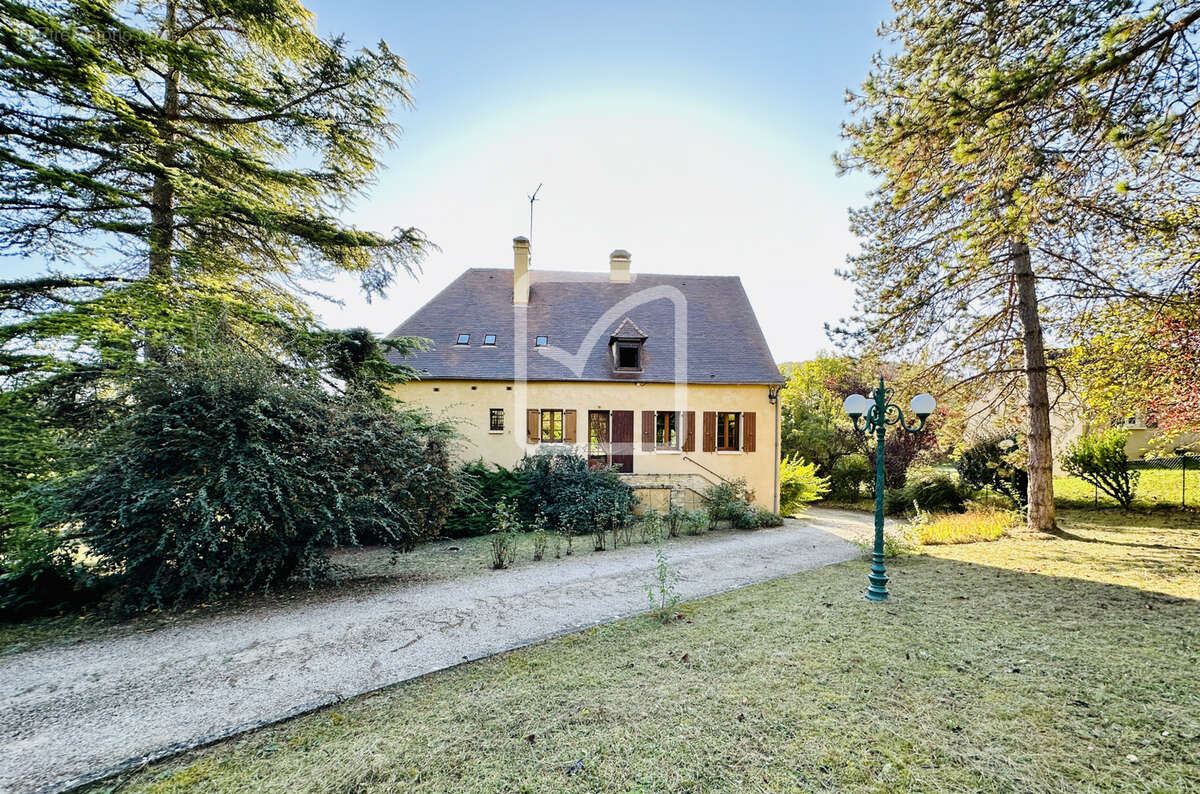 Maison à GOURDON