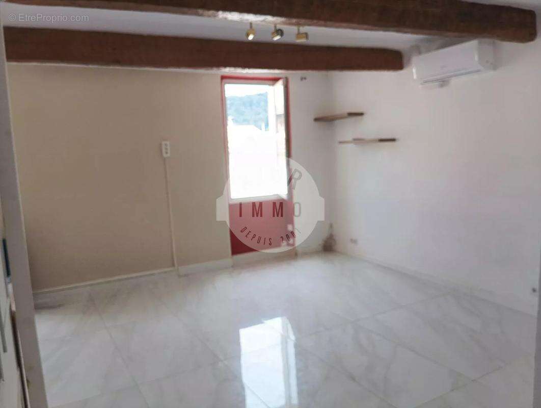 Appartement à SAINT-ZACHARIE