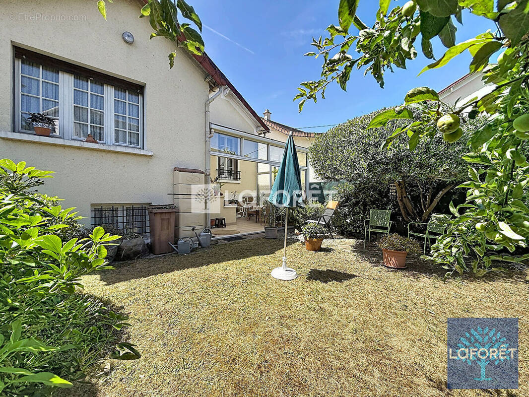 Maison à VIGNEUX-SUR-SEINE