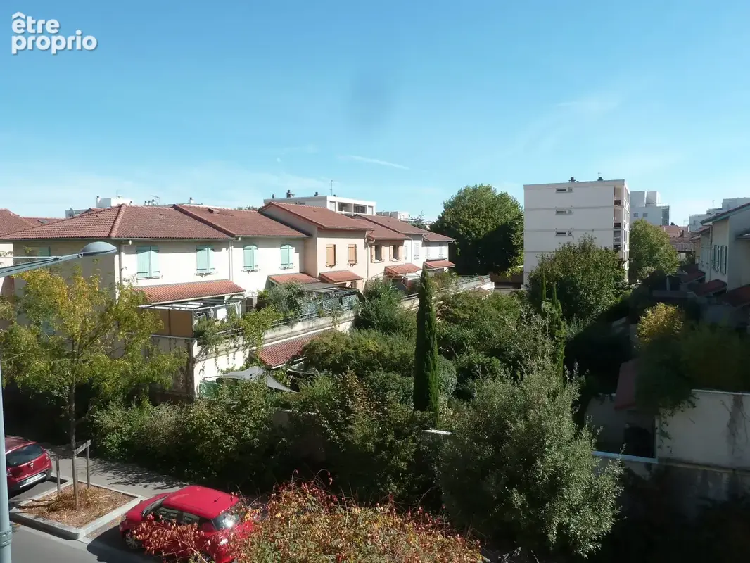 Appartement 4 pièces 76 m² à vendre à Lyon-8e (69008) - photo 2