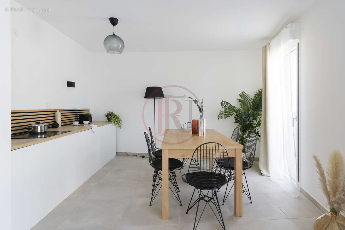 Appartement à MAUGUIO