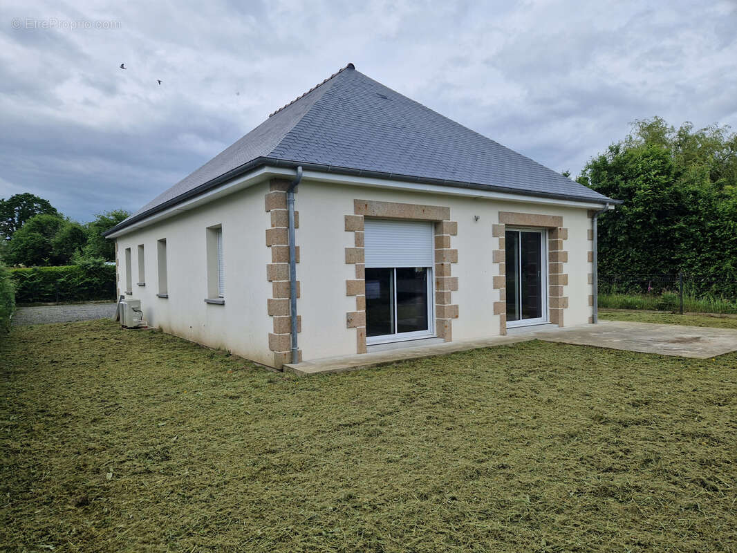 Maison à DRAGEY-RONTHON