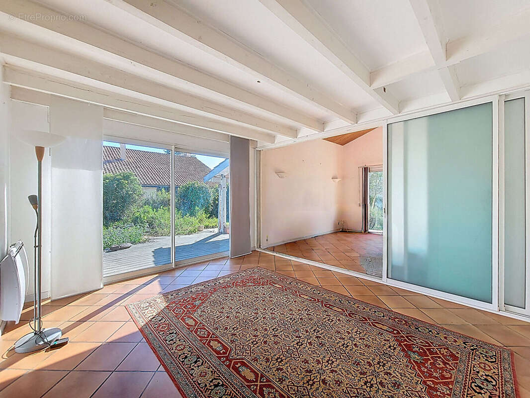 Maison à PAREMPUYRE