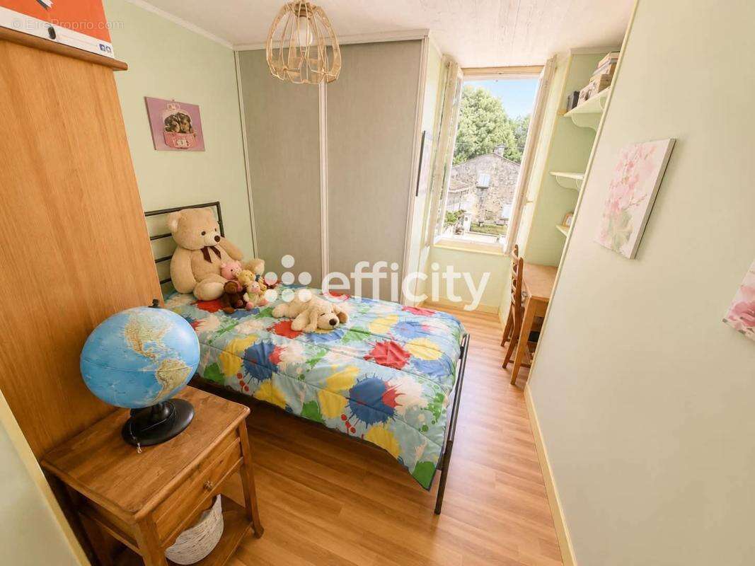 Maison 140 m² à Aulnay  - photo 8