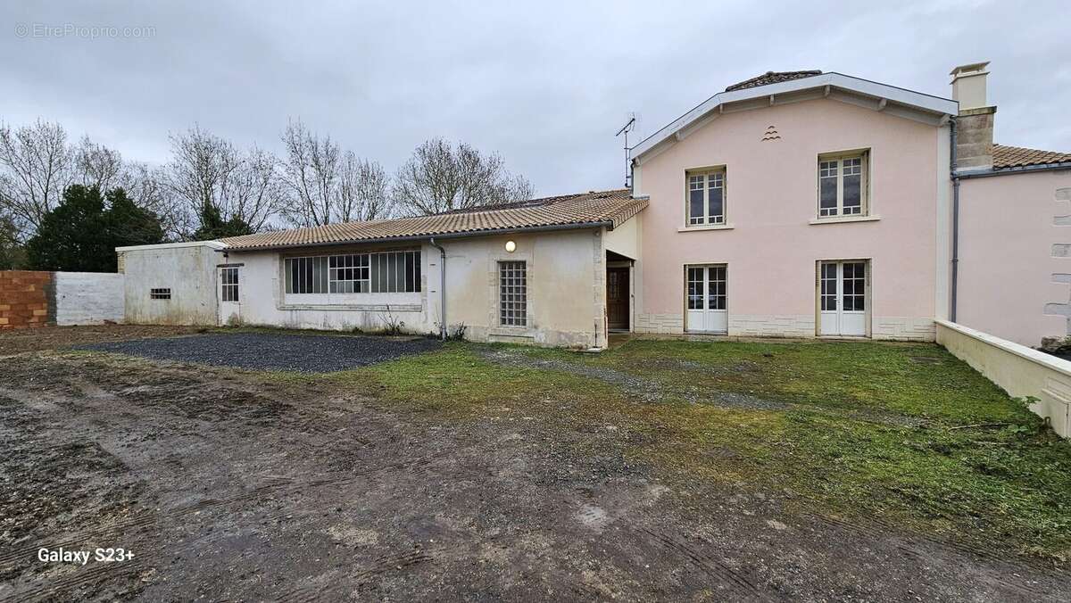 Maison à GRANZAY-GRIPT