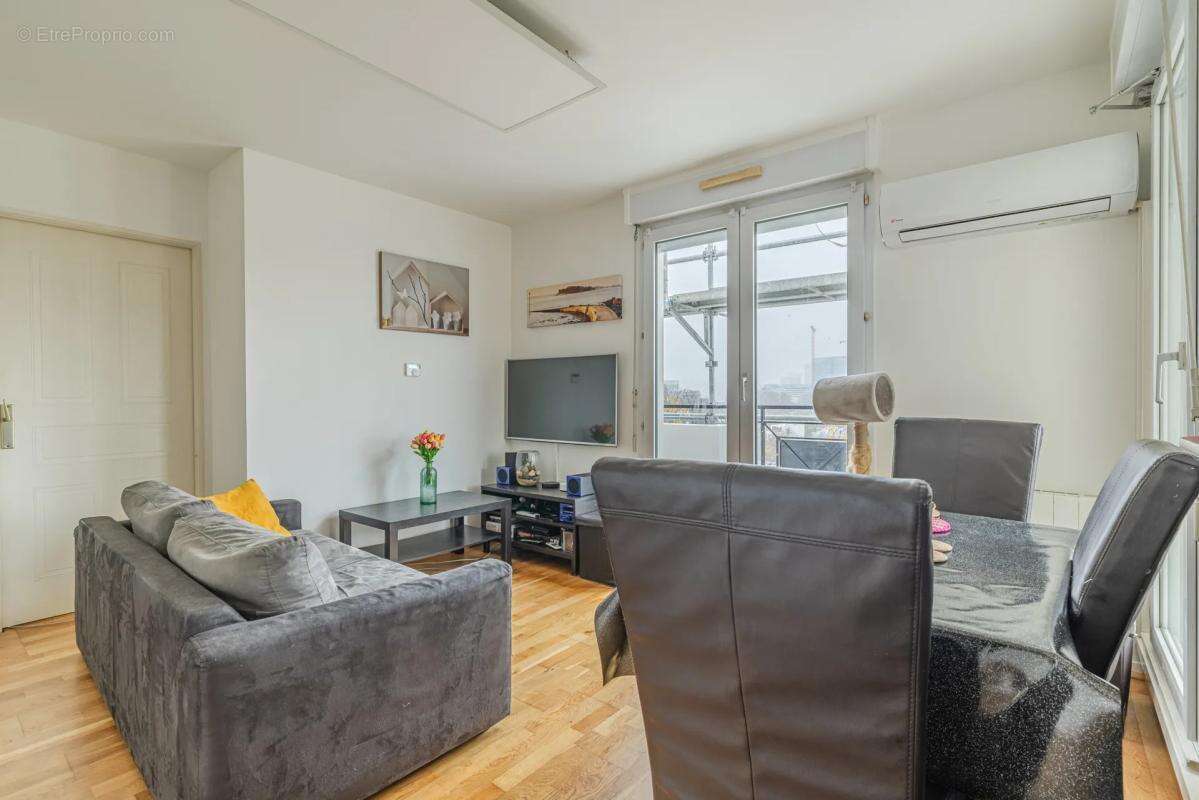 Appartement à ISSY-LES-MOULINEAUX