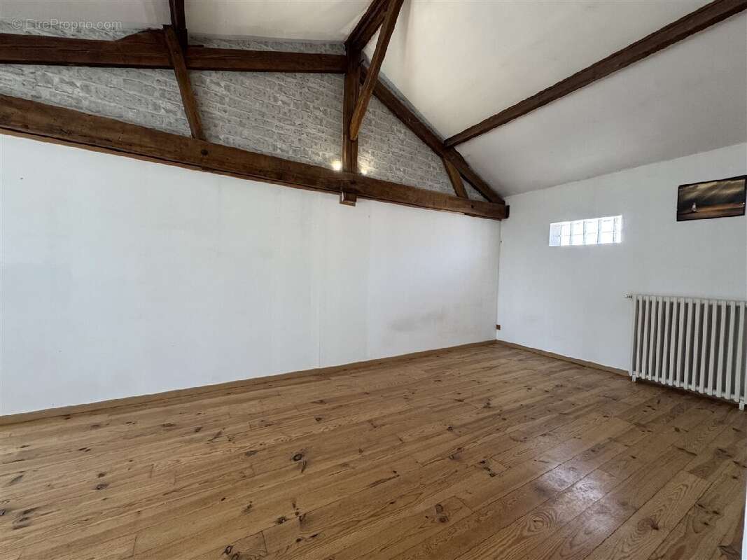 Maison à TREMBLAY-LES-VILLAGES